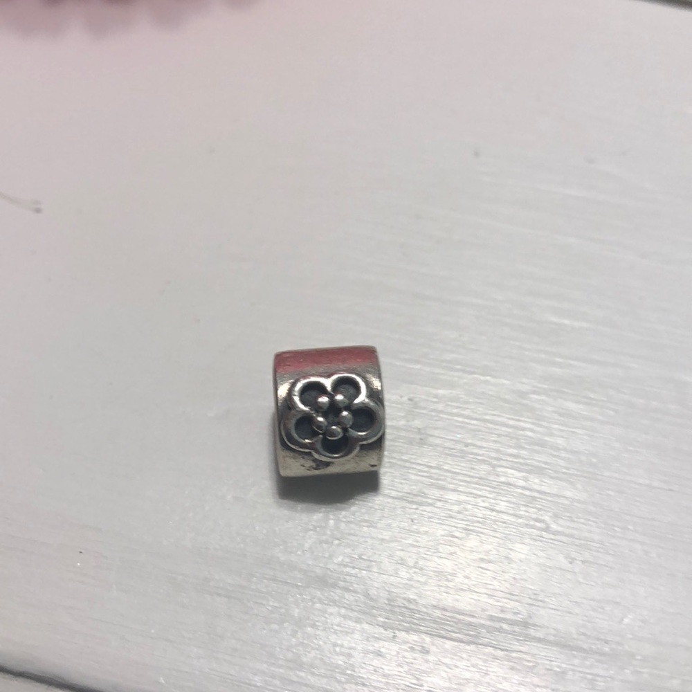 Pandora flower charm